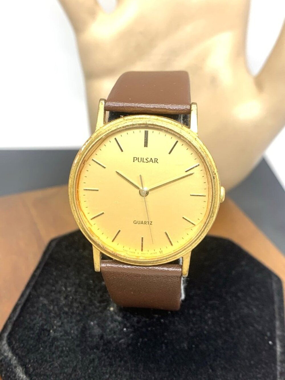 Pulsar Men's Watch V501-8A00 Vintage Quartz Gold Dial Brown Leather Strap 32.5mm